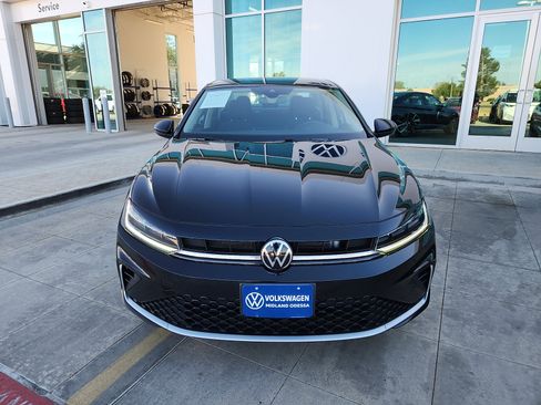 Used 2025 Volkswagen Jetta S image 2