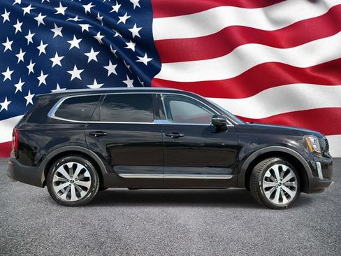 Used 2022 Kia Telluride EX w/ EX Premium Package FWD image 5