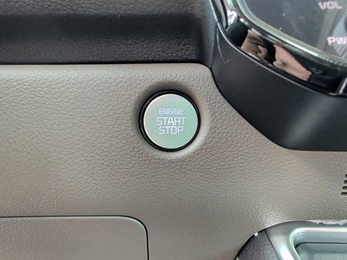 New 2026 Kia Carnival EX image 15