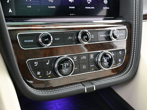 Certified 2023 Bentley Bentayga V6 image 21