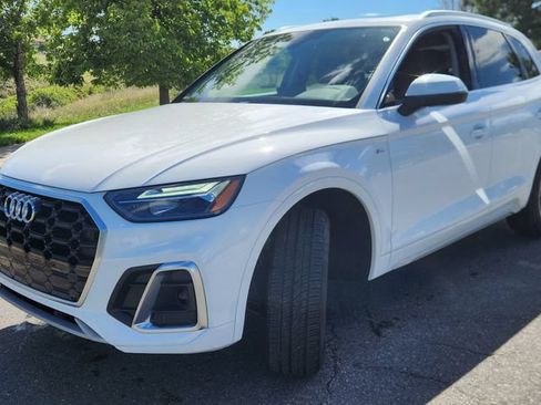 Used 2023 Audi Q5 2.0T Premium w/ Convenience Package AWD/4WD image 2