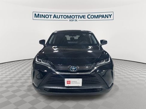 Used 2023 Toyota Venza LE image 3