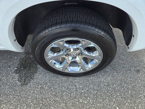 Used 2018 RAM 1500 Laramie RWD image 14