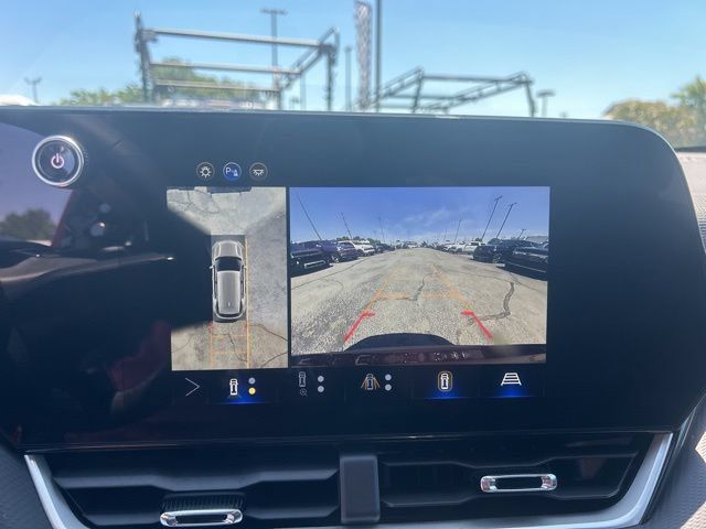 New 2026 Chevrolet Equinox LT w/ Convenience Package II FWD image 22