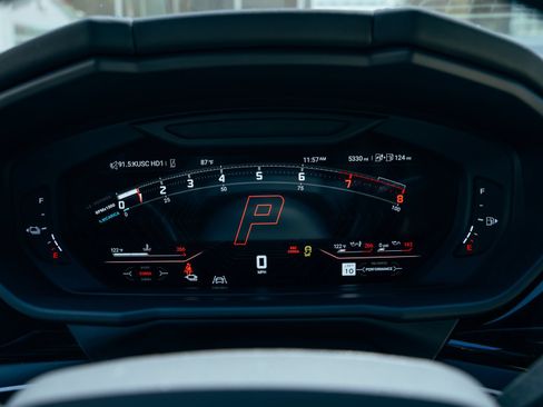 Used 2025 Lamborghini Urus SE AWD/4WD image 39