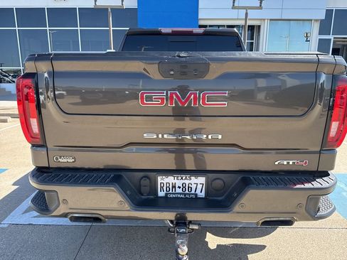 Used 2019 GMC Sierra 1500 AT4 w/ AT4 Premium Package image 9