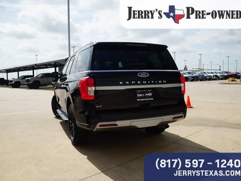 Used 2024 Ford Expedition XLT RWD image 4