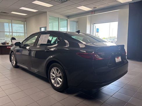 Used 2025 Toyota Camry LE image 5