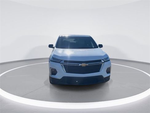 Used 2023 Chevrolet Traverse LS image 3