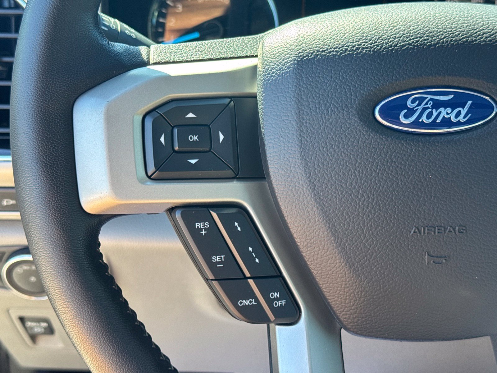 Used 2019 Ford F150 Lariat w/ Equipment Group 502A Luxury AWD/4WD image 23
