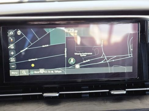 Used 2024 Kia Carnival EX image 23