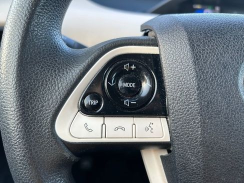 Used 2018 Toyota Prius One image 19