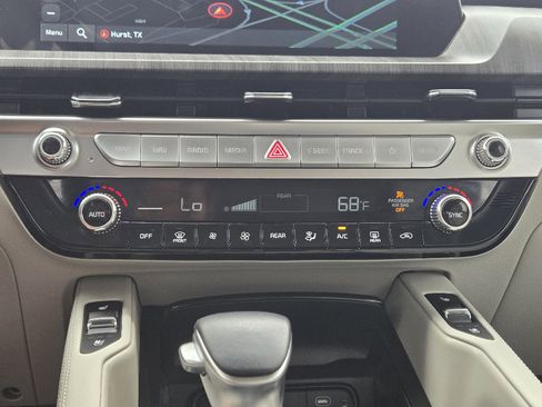 Used 2024 Kia Telluride EX image 21