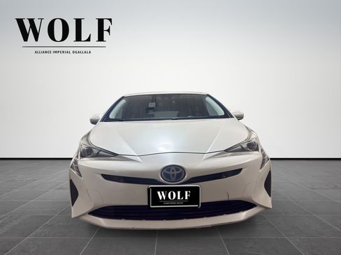 Used 2017 Toyota Prius Two w/ Prius Two Safety Plus Package FWD image 2
