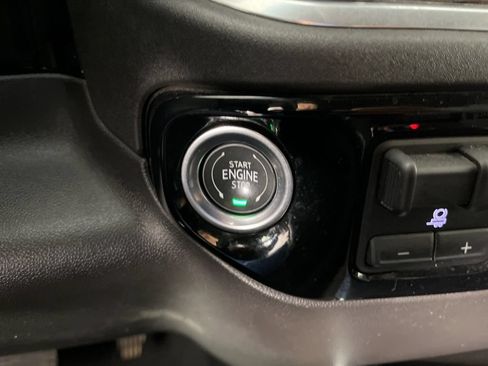 Certified 2025 Chevrolet Silverado 1500 RST AWD/4WD image 33