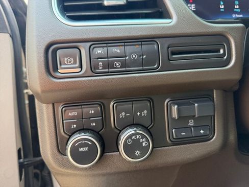 Used 2023 Chevrolet Tahoe LT w/ Luxury Package AWD/4WD image 20
