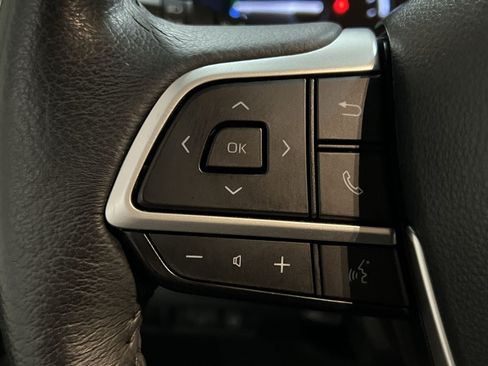 Used 2021 Toyota Sienna XLE FWD image 22