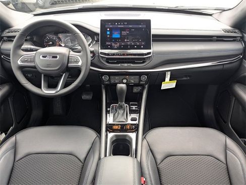 New 2026 Jeep Compass Latitude image 15