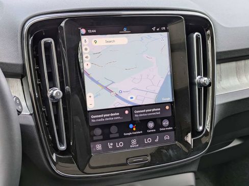 New 2026 Volvo XC40 B5 Ultra w/ Protection Package Premier AWD/4WD image 23