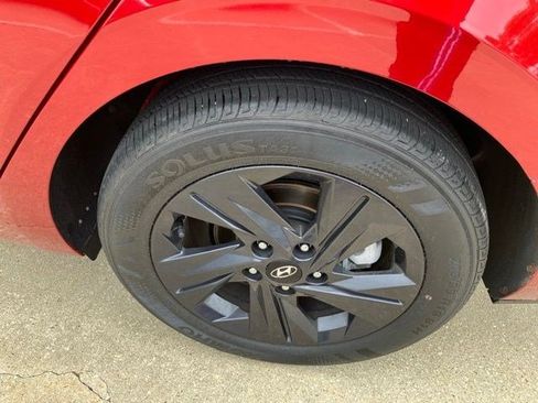 Used 2023 Hyundai Elantra SEL FWD image 25