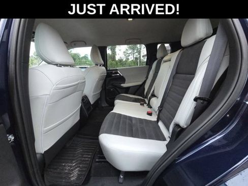 Used 2025 Mitsubishi Outlander SE FWD image 10
