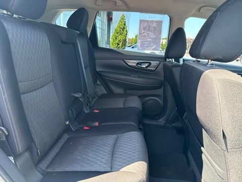 Used 2018 Nissan Rogue SV AWD/4WD image 23