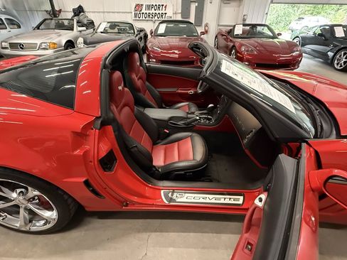 Used 2013 Chevrolet Corvette Grand Sport w/ 2LT Preferred Equipment Group RWD image 40