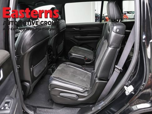 Used 2023 Jeep Grand Cherokee L Laredo AWD/4WD image 21