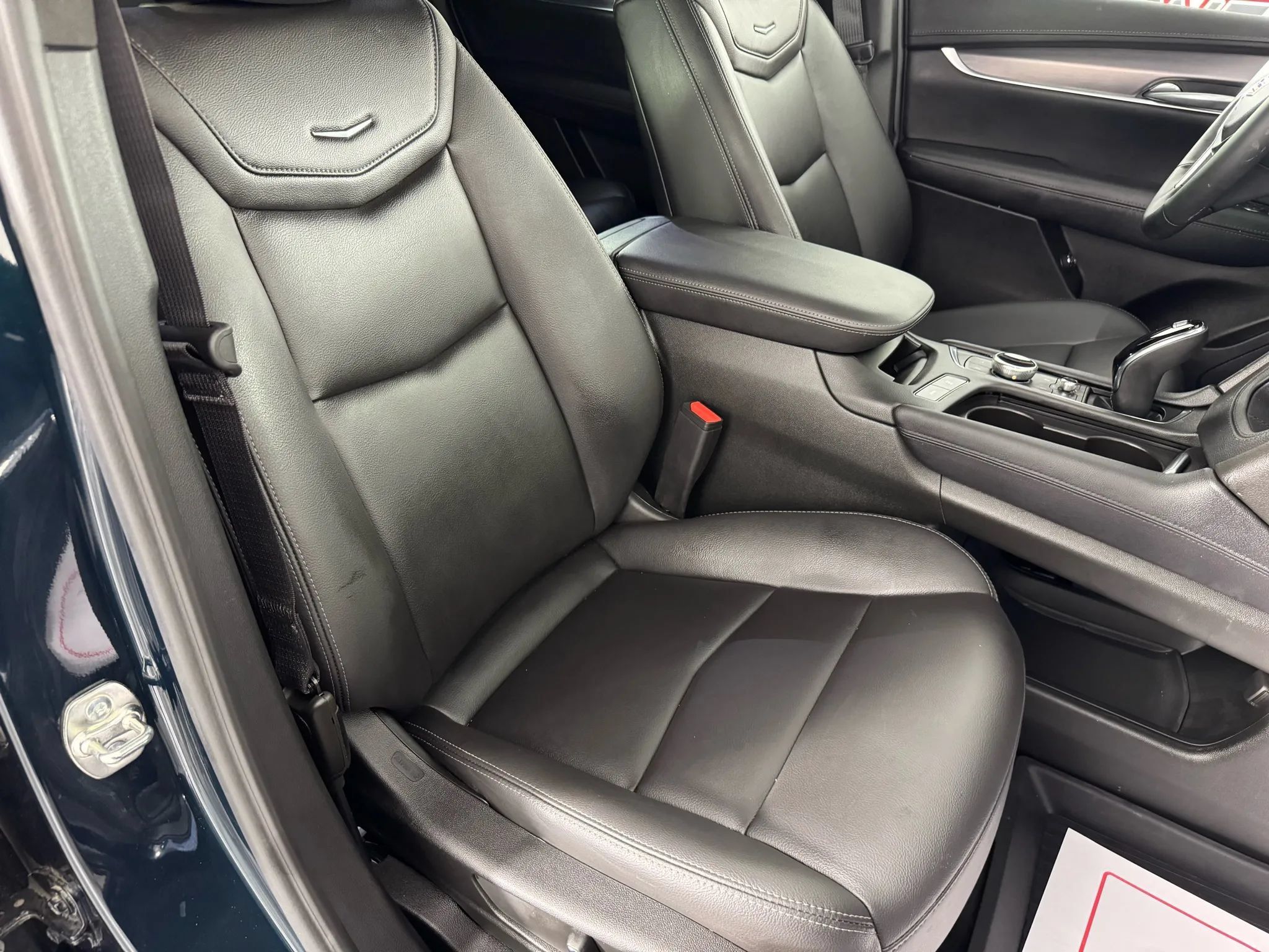 Used 2025 Cadillac XT5 Luxury w/ LPO, Floor Liner Package AWD/4WD image 35