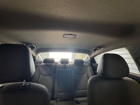 Used 2013 Hyundai Elantra GLS w/ Preferred Pkg FWD image 32