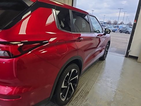 Used 2024 Mitsubishi Outlander SE image 4