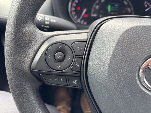 Used 2024 Toyota RAV4 XLE FWD image 29