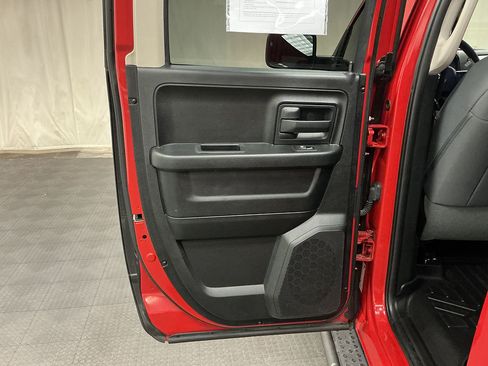 Used 2018 RAM 1500 Express AWD/4WD image 23