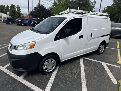 Used 2014 Nissan NV200 S FWD image 2