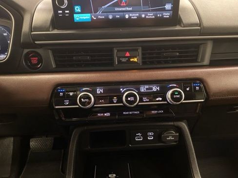 Used 2024 Honda Pilot Elite image 12