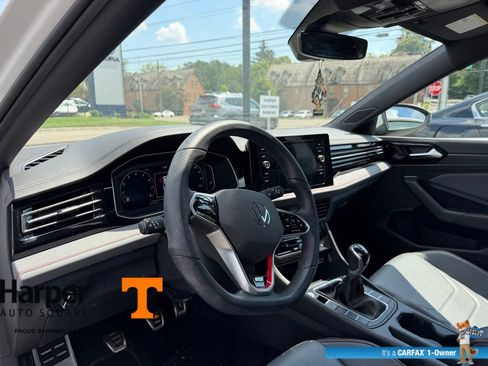 Used 2025 Volkswagen Jetta GLI Autobahn FWD image 14