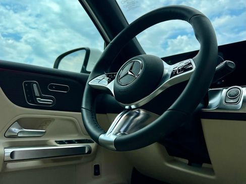 Certified 2026 Mercedes-Benz GLB 250 4MATIC image 13