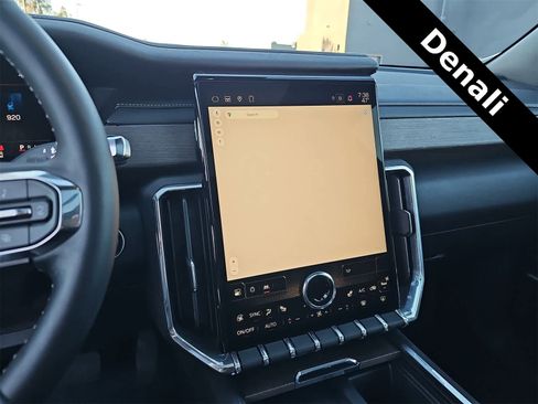 Used 2024 GMC Acadia Denali image 20