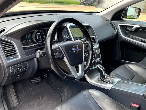 Used 2015 Volvo XC60 T5 Premier w/ Proximity Package FWD image 17