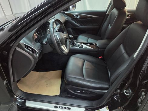 Used 2019 INFINITI Q50 Luxe w/ Essential Package (3.0T Luxe) AWD/4WD image 14