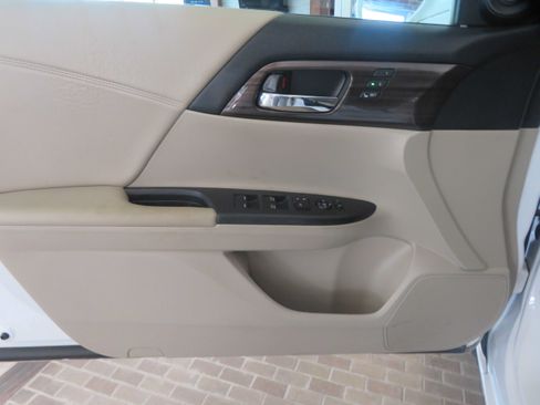 Used 2016 Honda Accord EX-L image 13