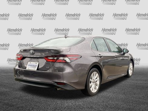 Used 2022 Toyota Camry LE image 10