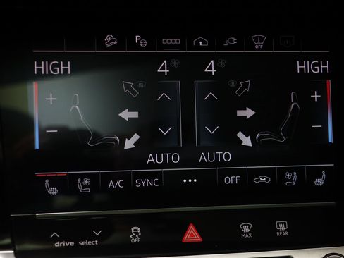 Used 2024 Audi Q8 e-tron Prestige w/ Prestige Package image 11