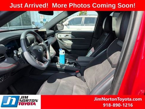 Used 2025 Ford Explorer ST AWD/4WD image 7