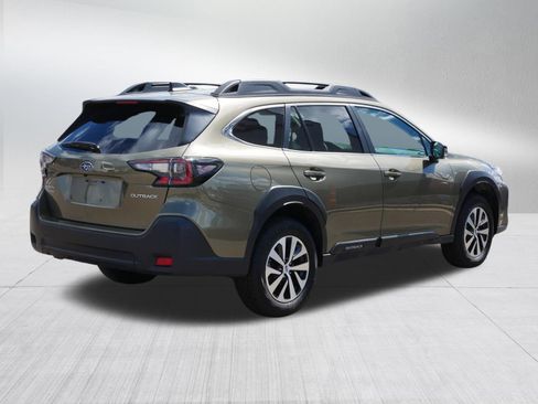 Certified 2025 Subaru Outback Premium AWD/4WD image 7