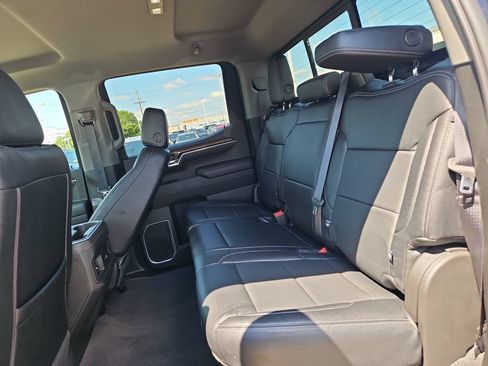 Used 2022 Chevrolet Silverado 1500 LT AWD/4WD image 12