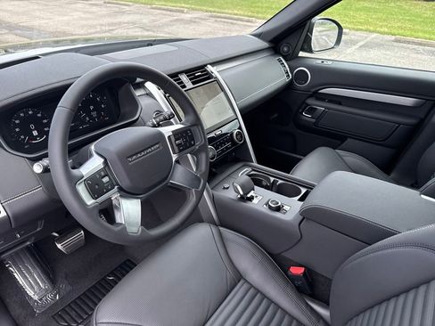 Certified 2025 Land Rover Discovery Dynamic SE AWD/4WD image 14