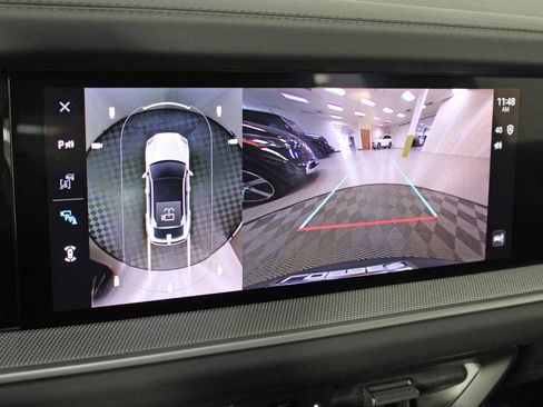 Used 2025 Porsche Cayenne image 30