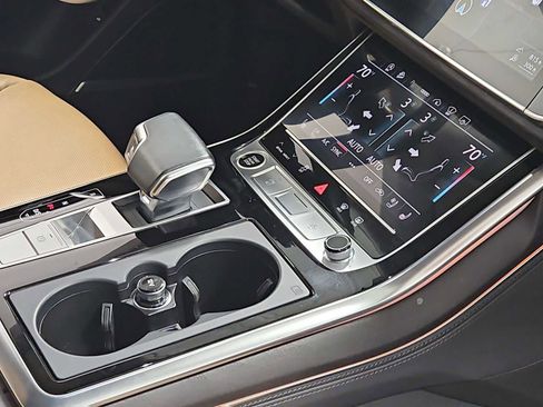 Used 2023 Audi Q8 Prestige image 20