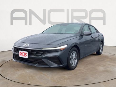 Used 2024 Hyundai Elantra SE FWD image 9